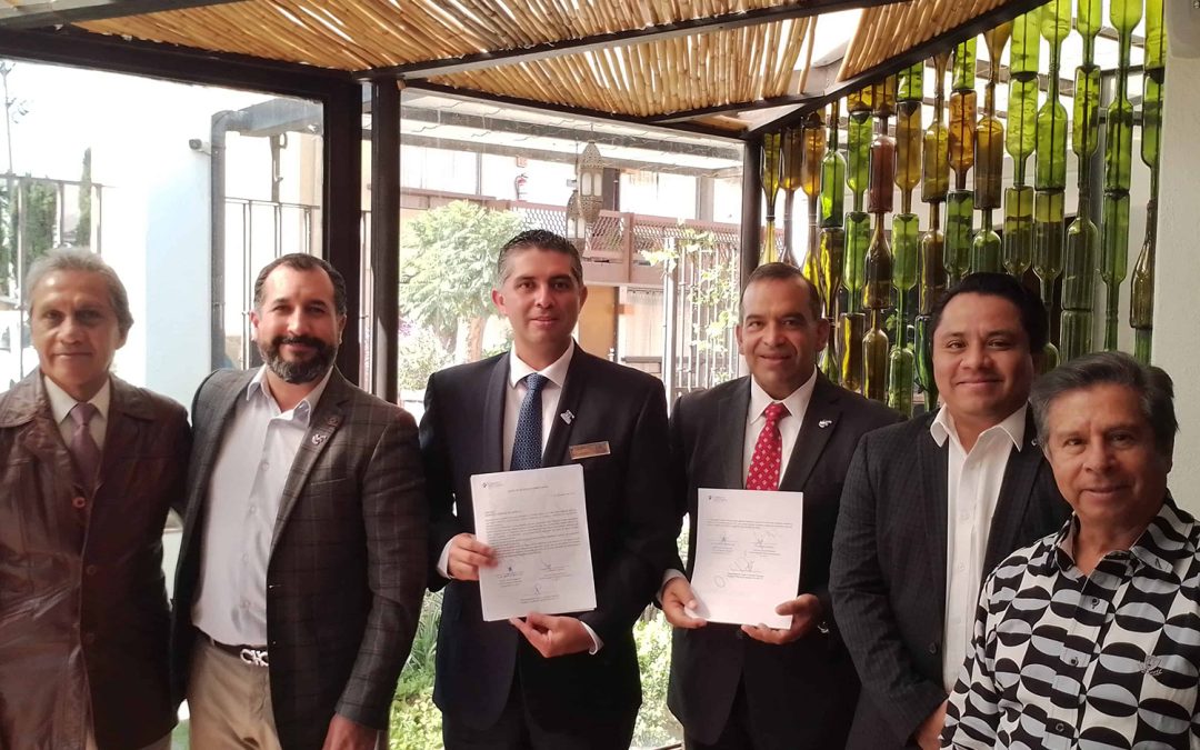 Firma de convenio del HCA con Christus Muguerza Puebla